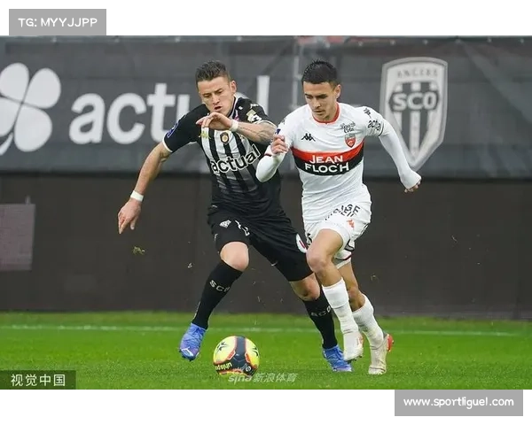洛里昂主场对阵昂热,中游球队间的技术对决